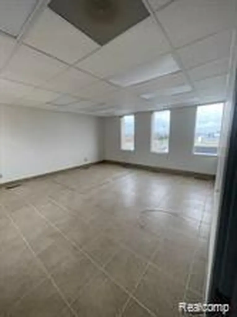 14500 W 8 Mile Road Oak Park City MI 48237