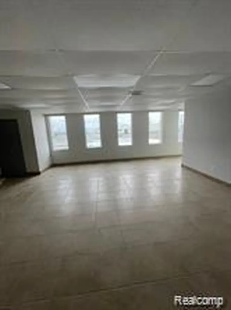 14500 W 8 Mile Road Oak Park City MI 48237