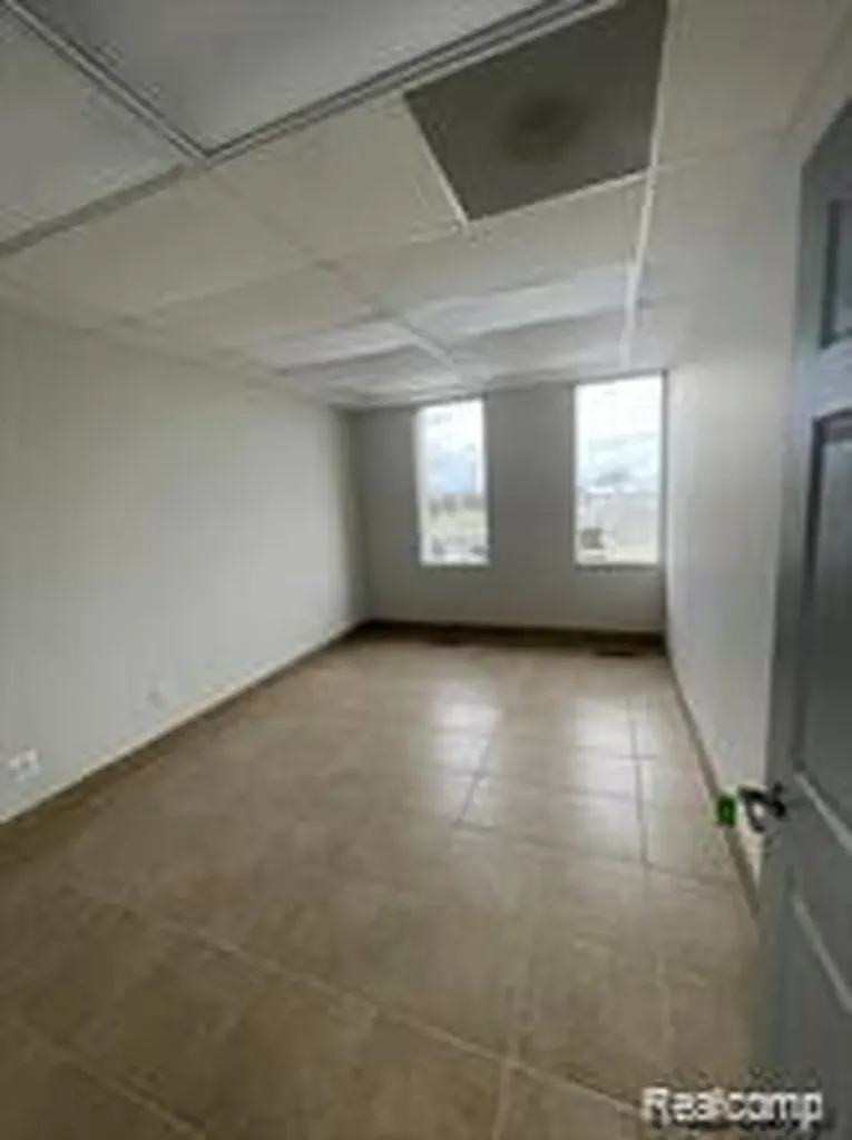14500 W 8 Mile Road Oak Park City MI 48237