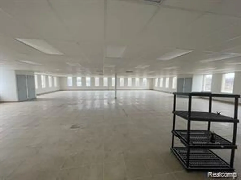 14500 W 8 Mile Road Oak Park City MI 48237