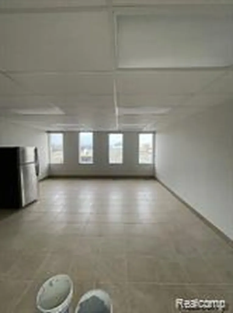 14500 W 8 Mile Road Oak Park City MI 48237