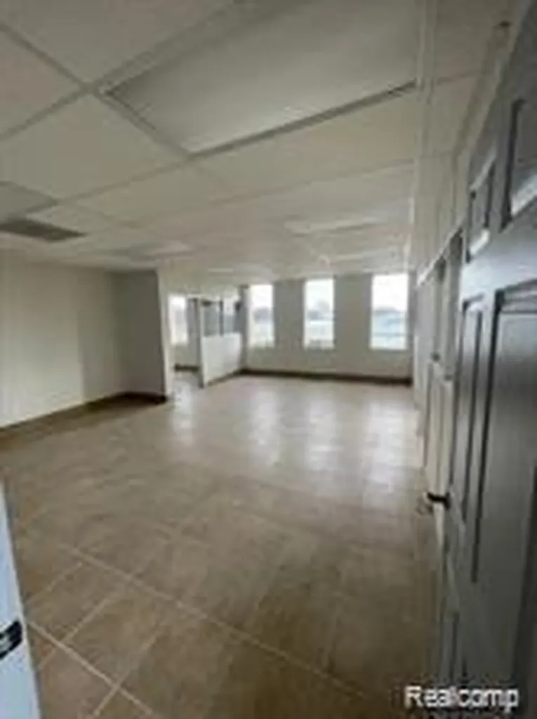 14500 W 8 Mile Road Oak Park City MI 48237