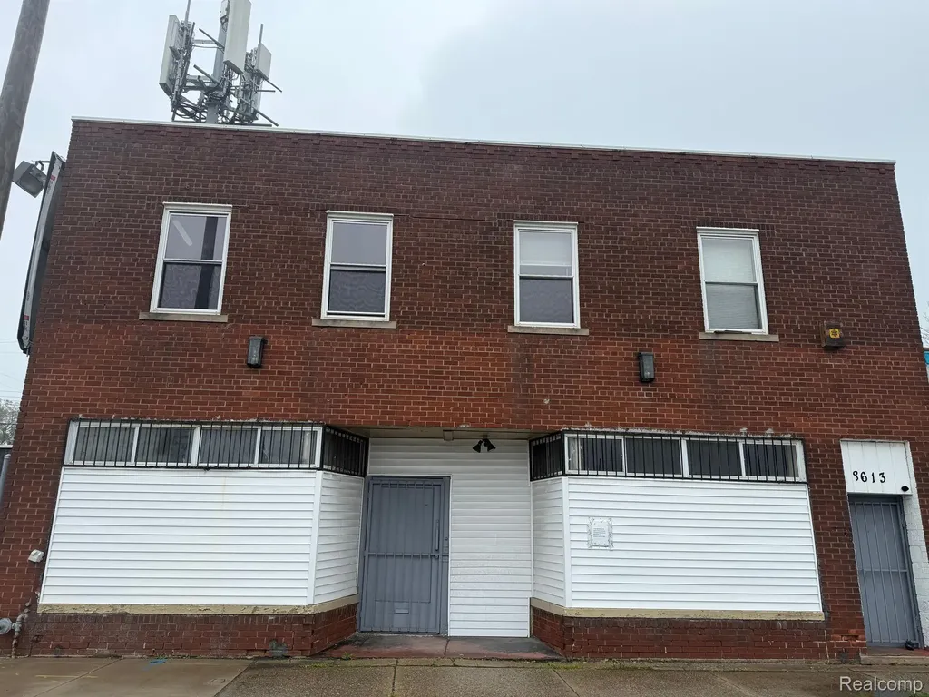 8611-8613 Southfield Freeway Detroit City MI 48228