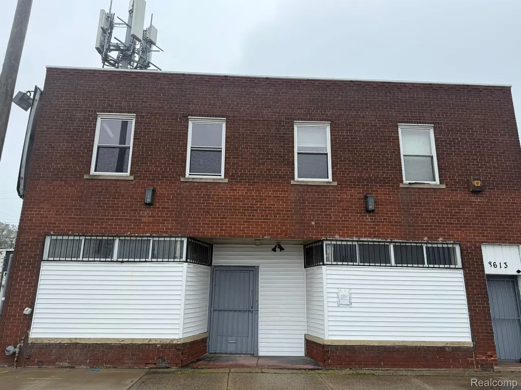 8611-8613 Southfield Freeway Detroit City MI 48228