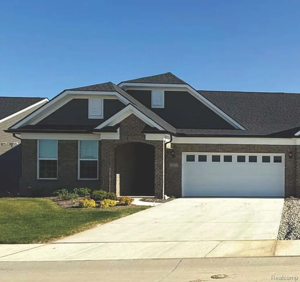 42712 Arbor Drive Clinton Charter Township MI 48038