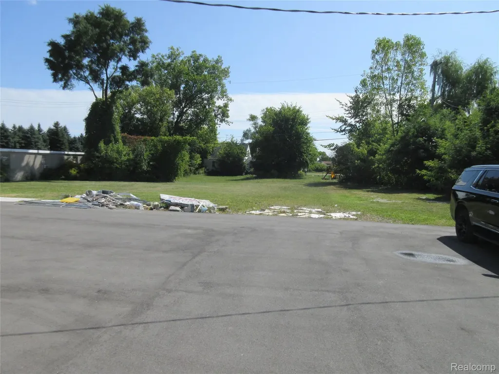 49908 Gratiot Avenue Chesterfield Township MI 48051