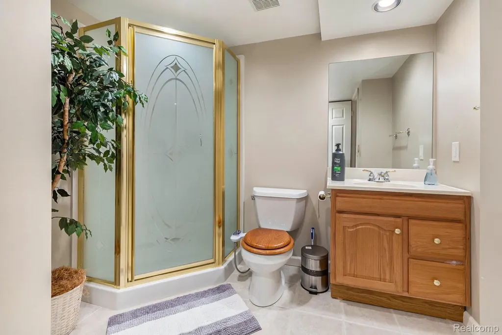31022 Birchlawn Street Garden City City MI 48135