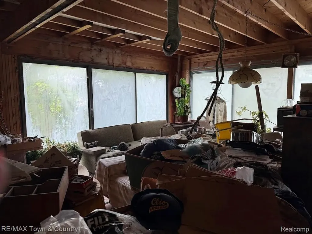 6450 Otter Trail Road Moffatt Township MI 48610