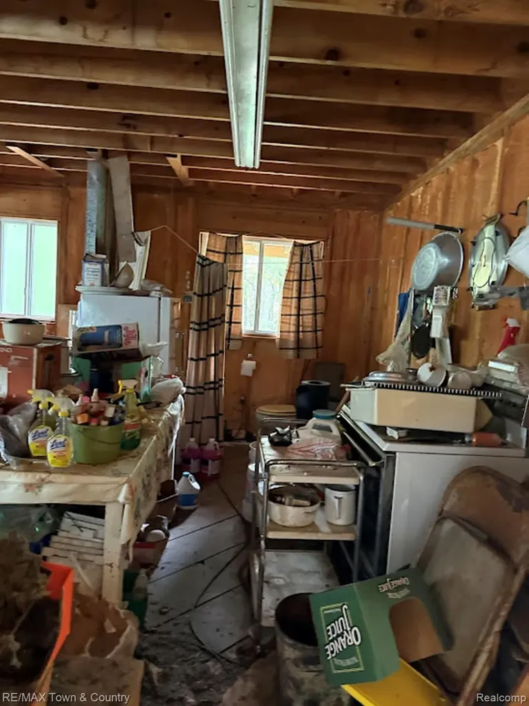 6450 Otter Trail Road Moffatt Township MI 48610
