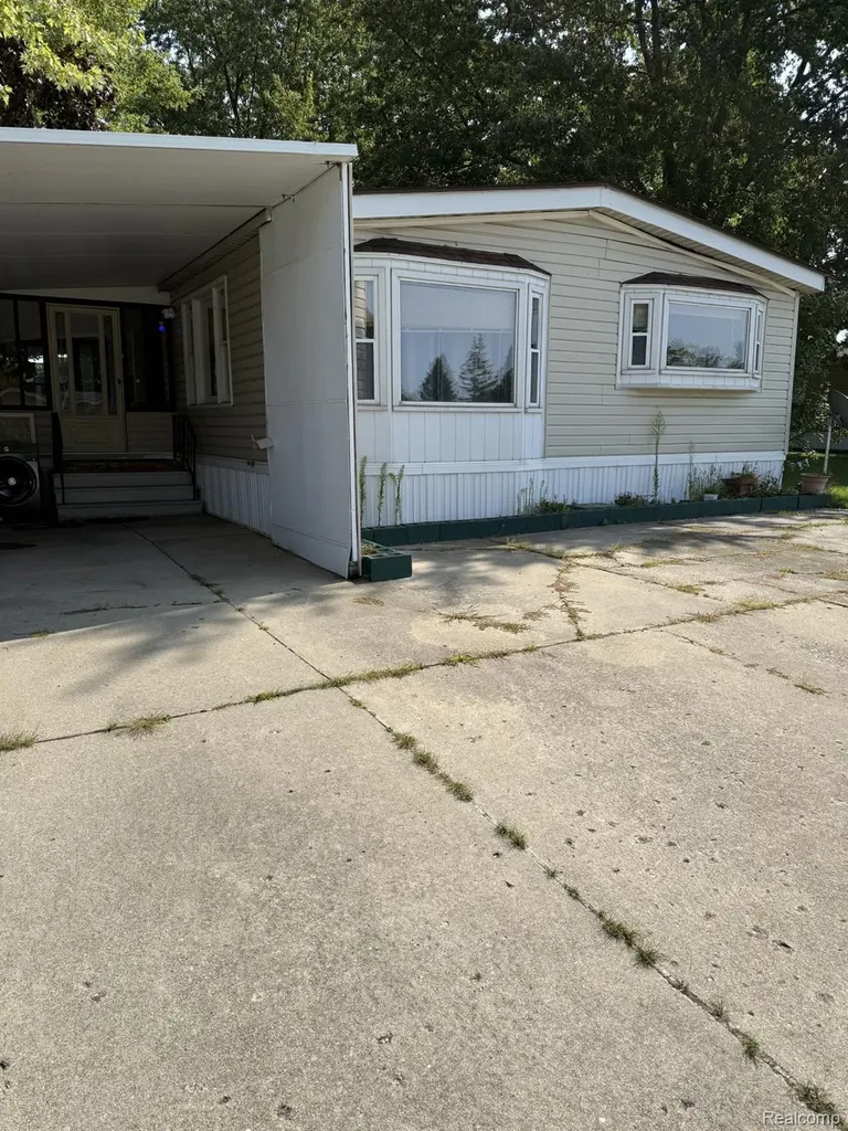 7 Clydesdale Street Genesee Charter Township MI 48458