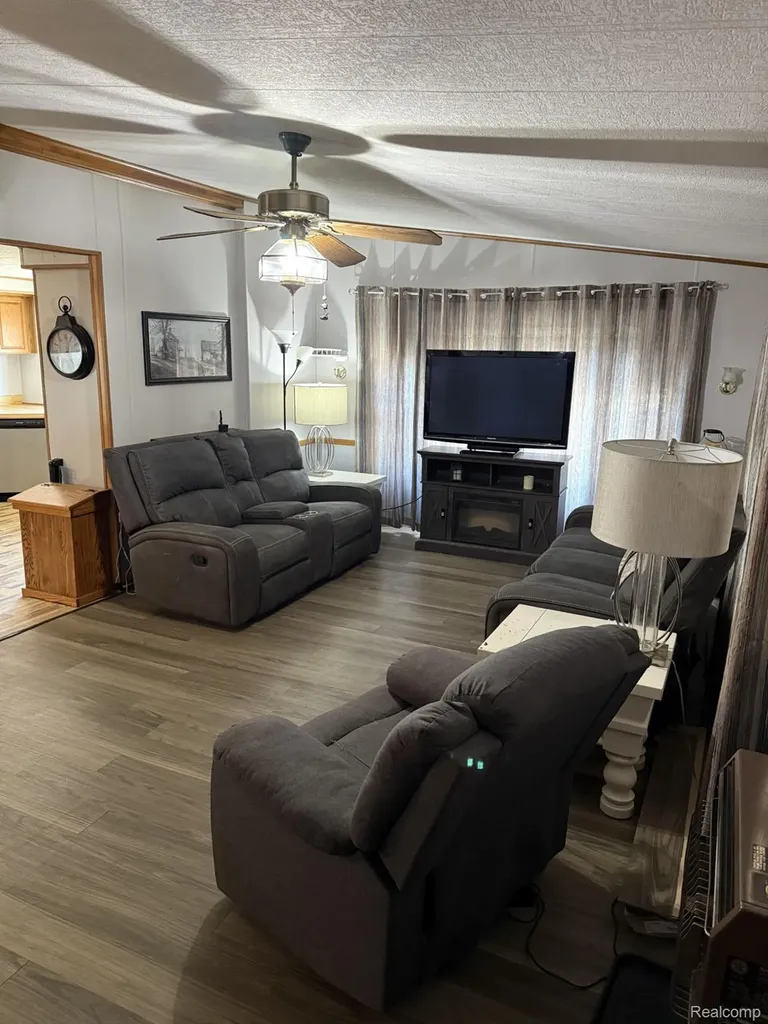 7 Clydesdale Street Genesee Charter Township MI 48458