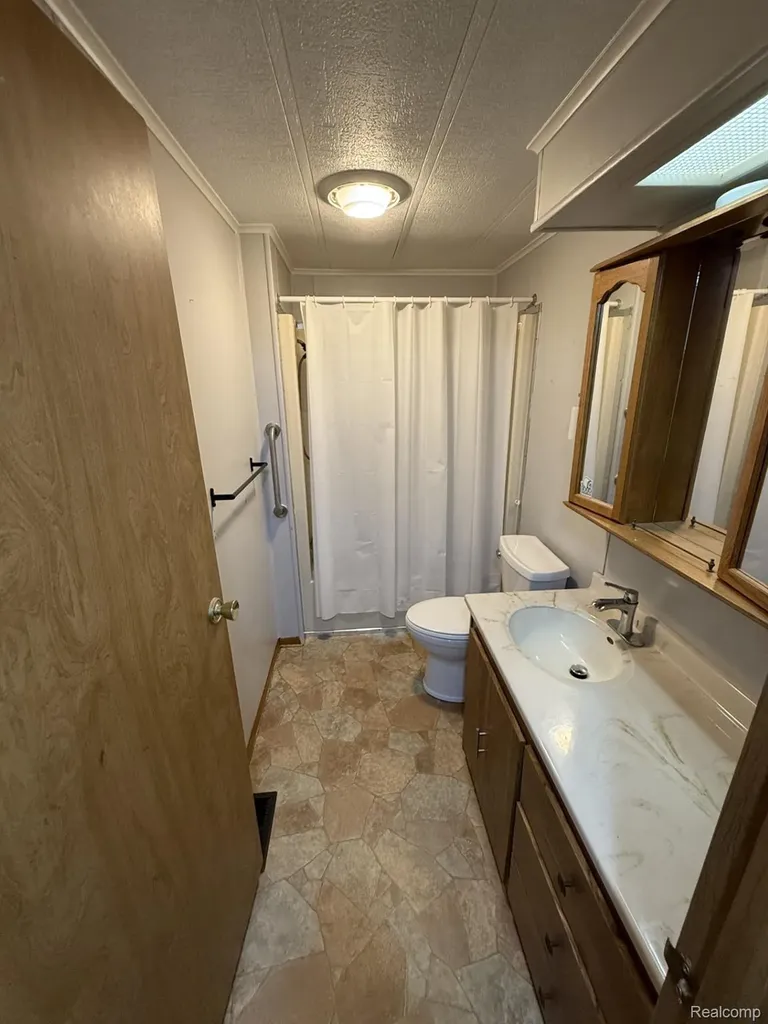 7 Clydesdale Street Genesee Charter Township MI 48458