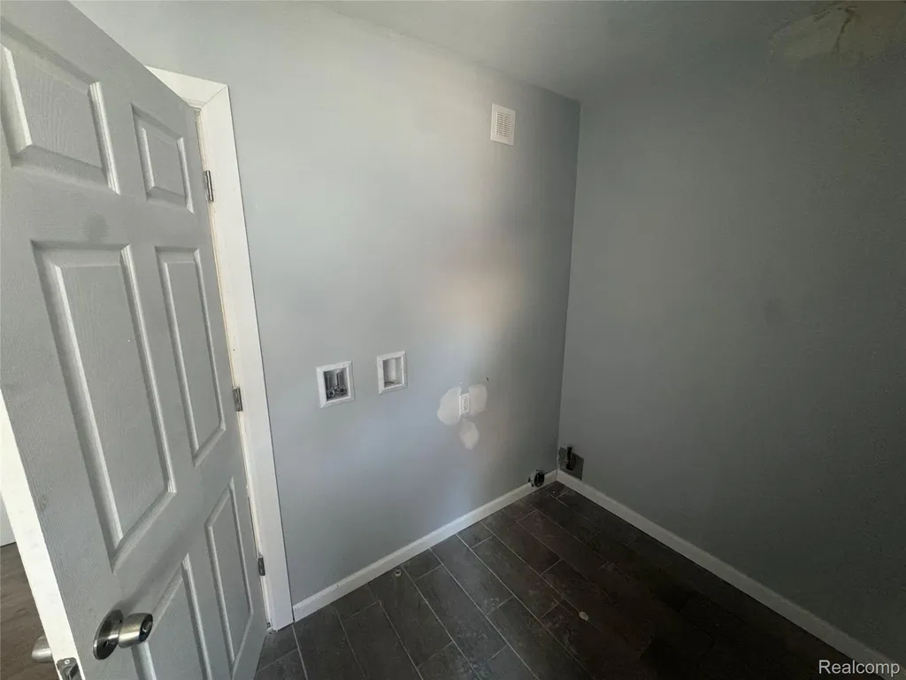 993 Algonquin Street Detroit City MI 48215