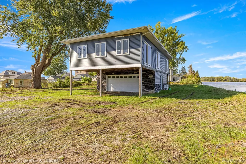 6809 Lakeshore Drive Estral Beach Village MI 48166