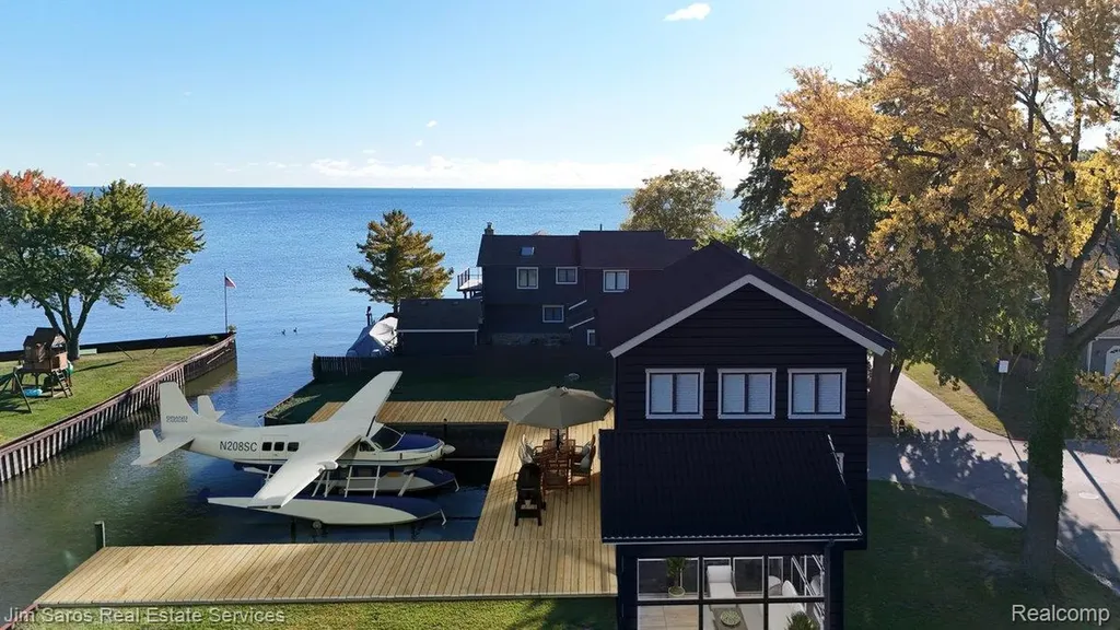 22507 Beach Street St. Clair Shores City MI 48081