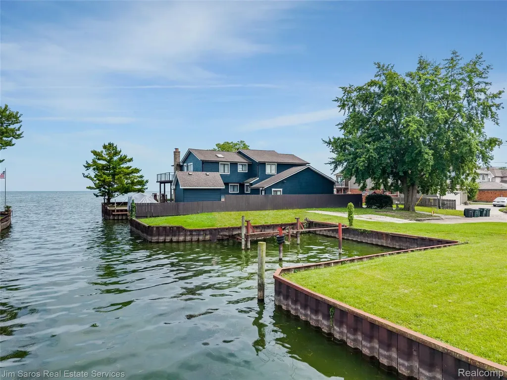 22507 Beach Street St. Clair Shores City MI 48081