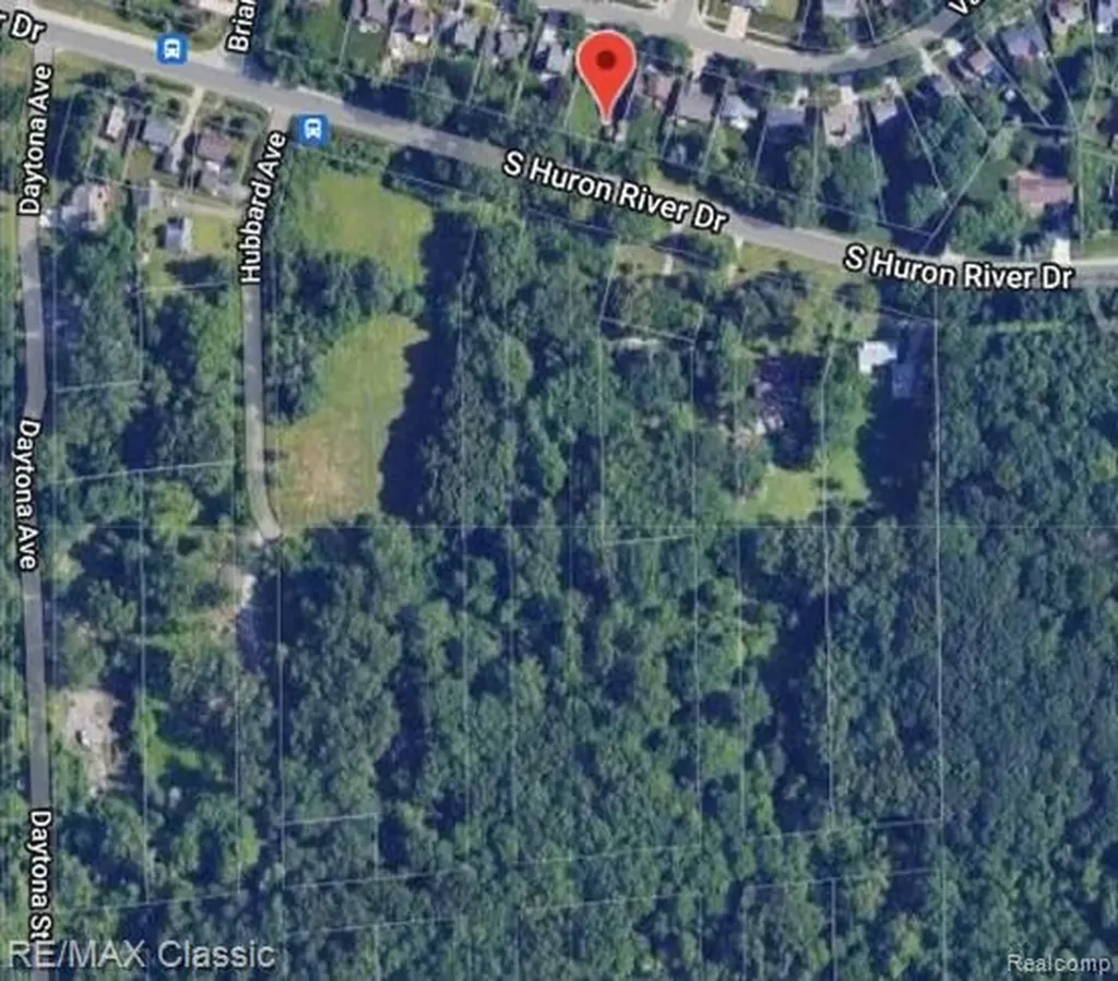 7850 S Huron River Drive Ypsilanti City MI 48197