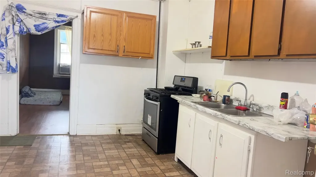 3170 Jacob Street Hamtramck City MI 48212