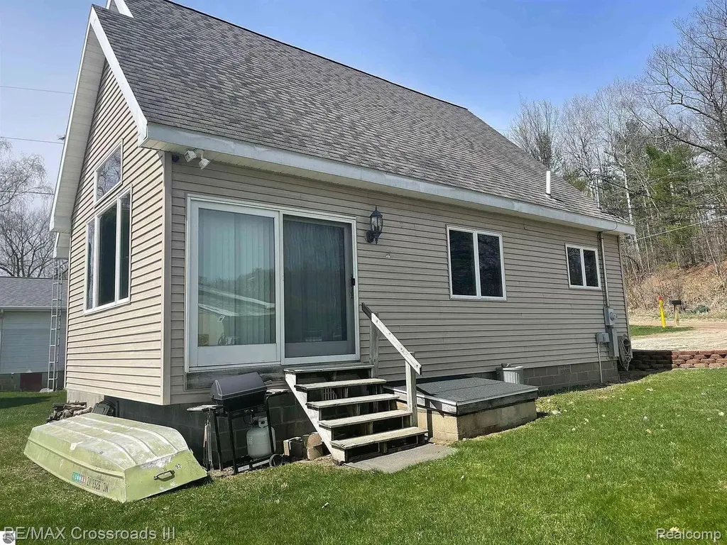 7527 Cove Road Plainfield Township MI 48739