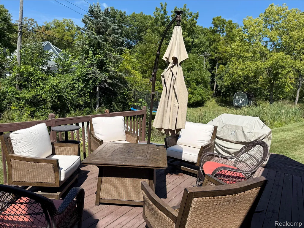 8346 Rucker Road Grosse Ile Township MI 48138