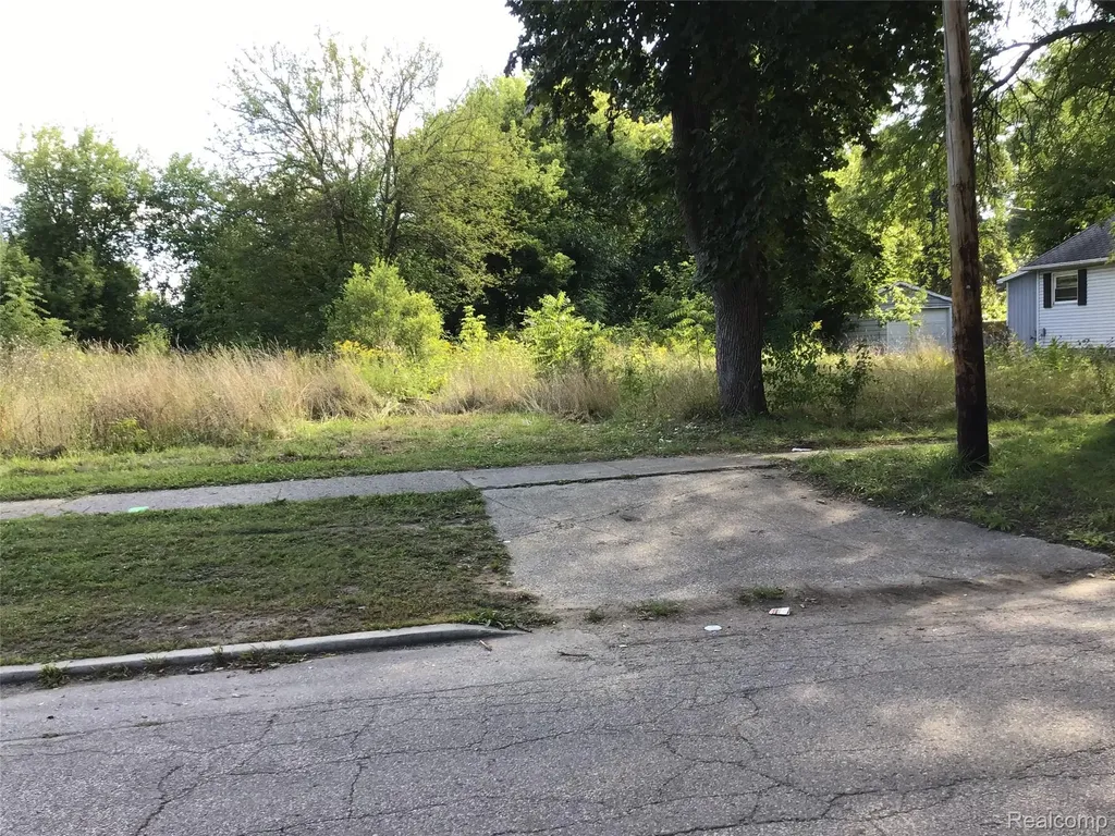 1823 Ring Street Saginaw City MI 48602