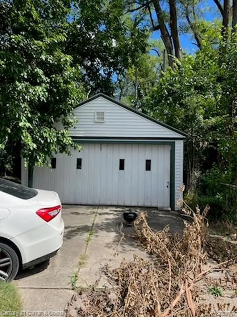18210 Saint Marys Street Detroit City MI 48235