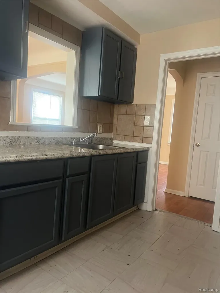 11210 Beaconsfield Street Detroit City MI 48224