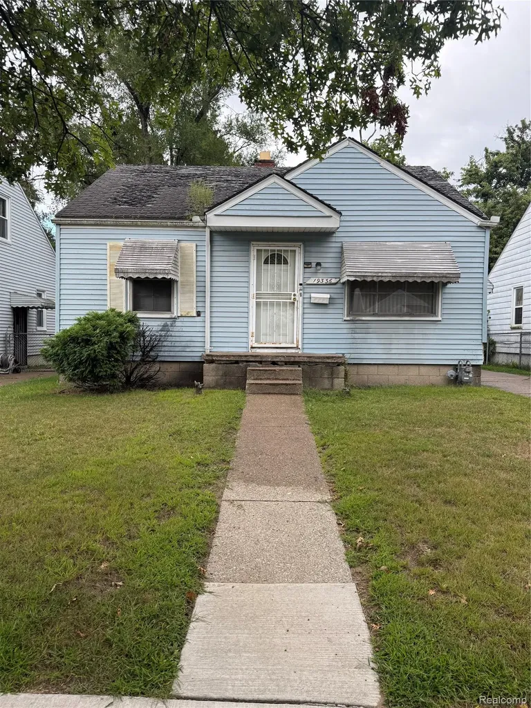 19336 Huntington Road Detroit City MI 48219
