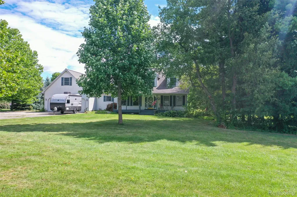 1591 Baldwin Road Lapeer City MI 48446