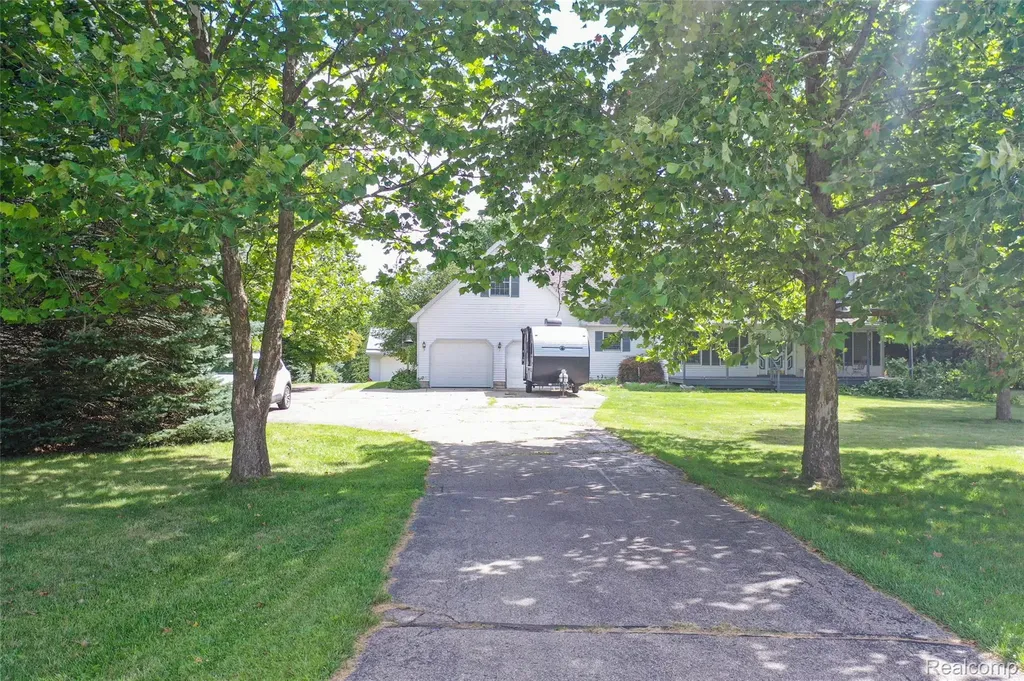 1591 Baldwin Road Lapeer City MI 48446