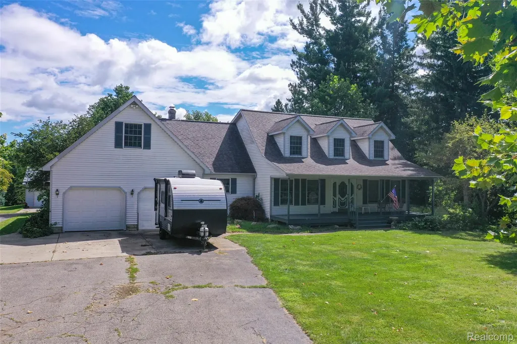 1591 Baldwin Road Lapeer City MI 48446