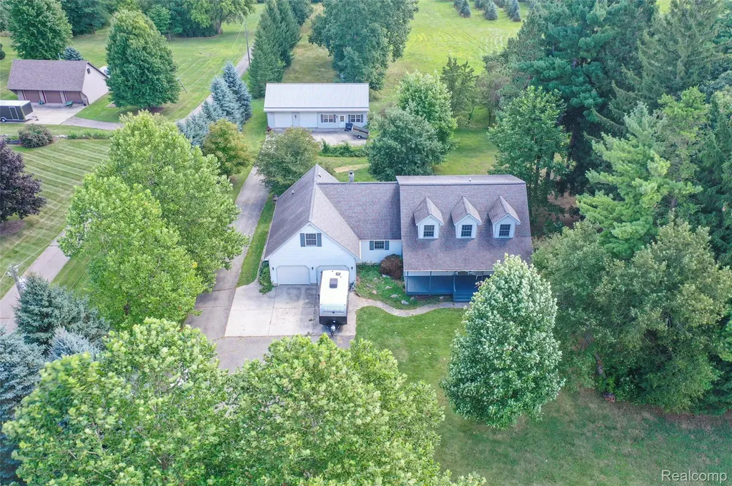 1591 Baldwin Road Lapeer City MI 48446