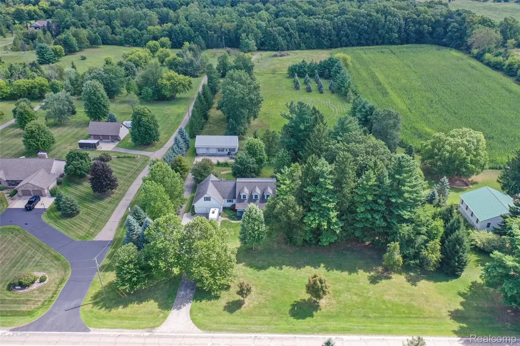 1591 Baldwin Road Lapeer City MI 48446