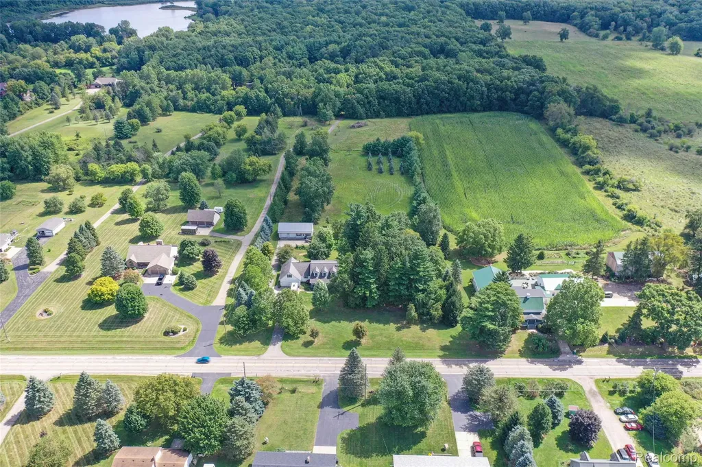 1591 Baldwin Road Lapeer City MI 48446