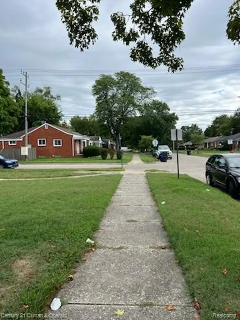 20500 Braile Street Detroit City MI 48219