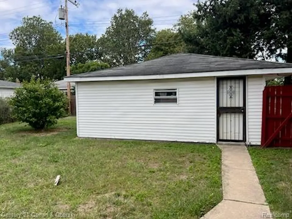 20500 Braile Street Detroit City MI 48219