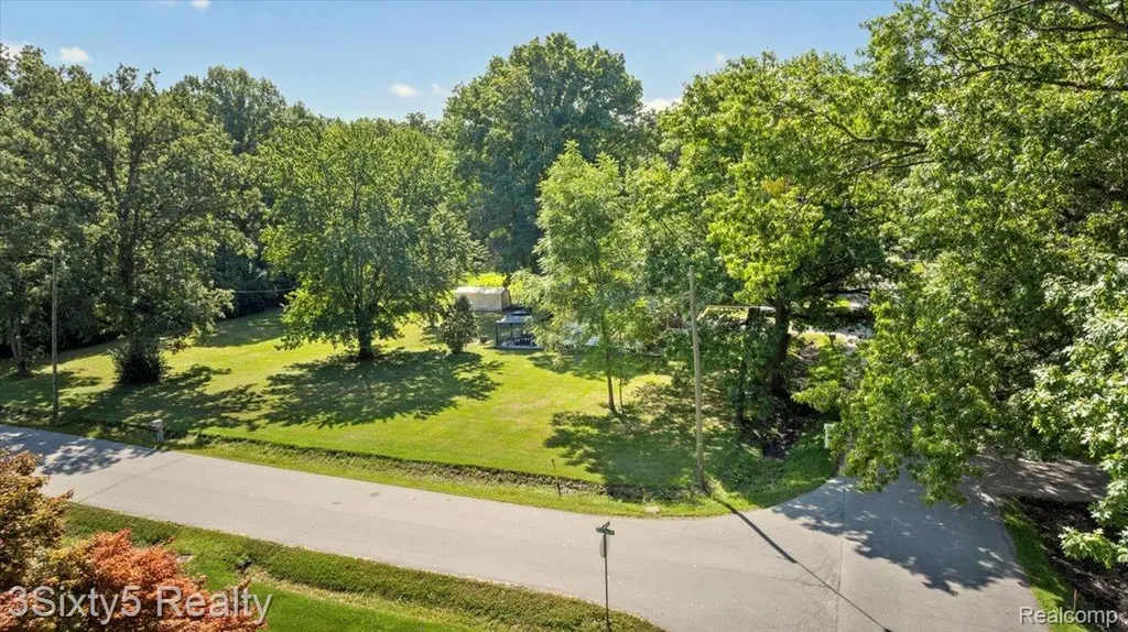 20223 Newman Drive Brownstown Charter Township MI 48183