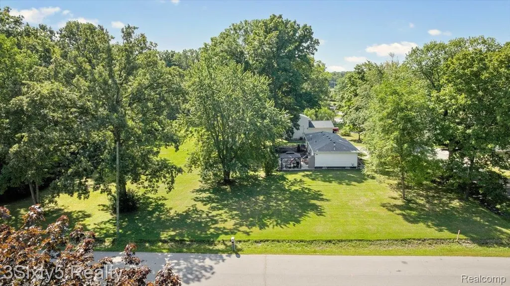 20223 Newman Drive Brownstown Charter Township MI 48183