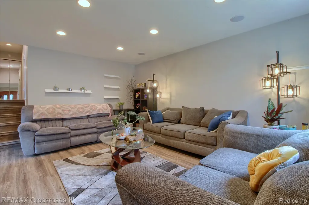 7367 Cavell Street Westland City MI 48185