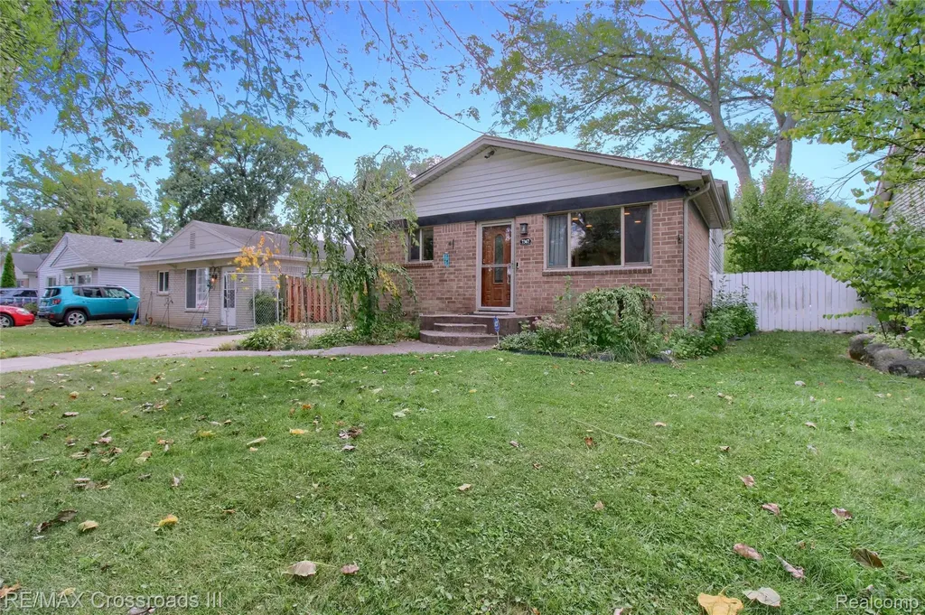 7367 Cavell Street Westland City MI 48185