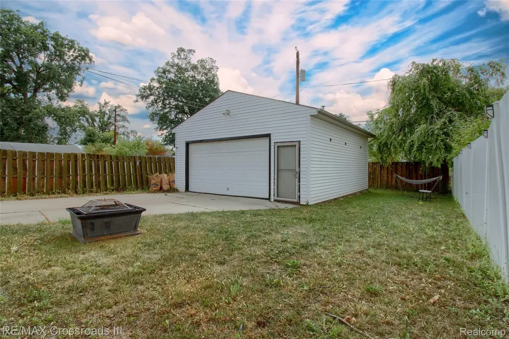 7367 Cavell Street Westland City MI 48185