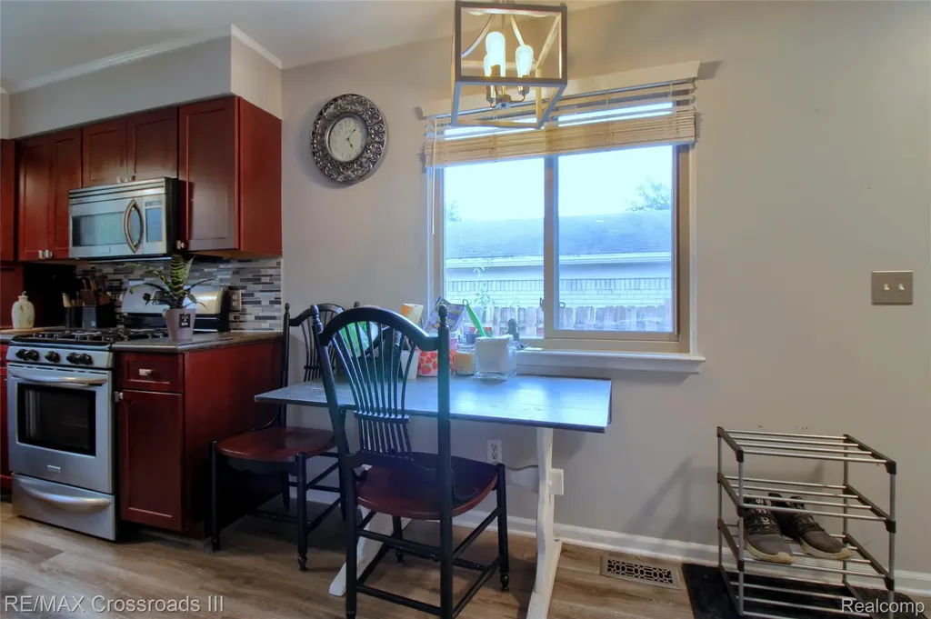 7367 Cavell Street Westland City MI 48185