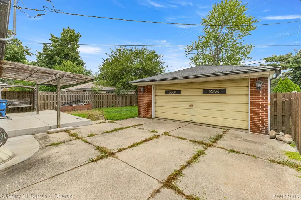 25542 W Warren Street Dearborn Heights City MI 48127