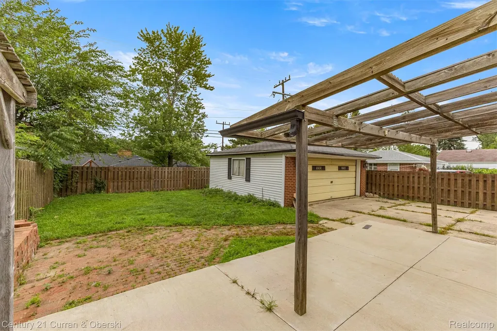 25542 W Warren Street Dearborn Heights City MI 48127