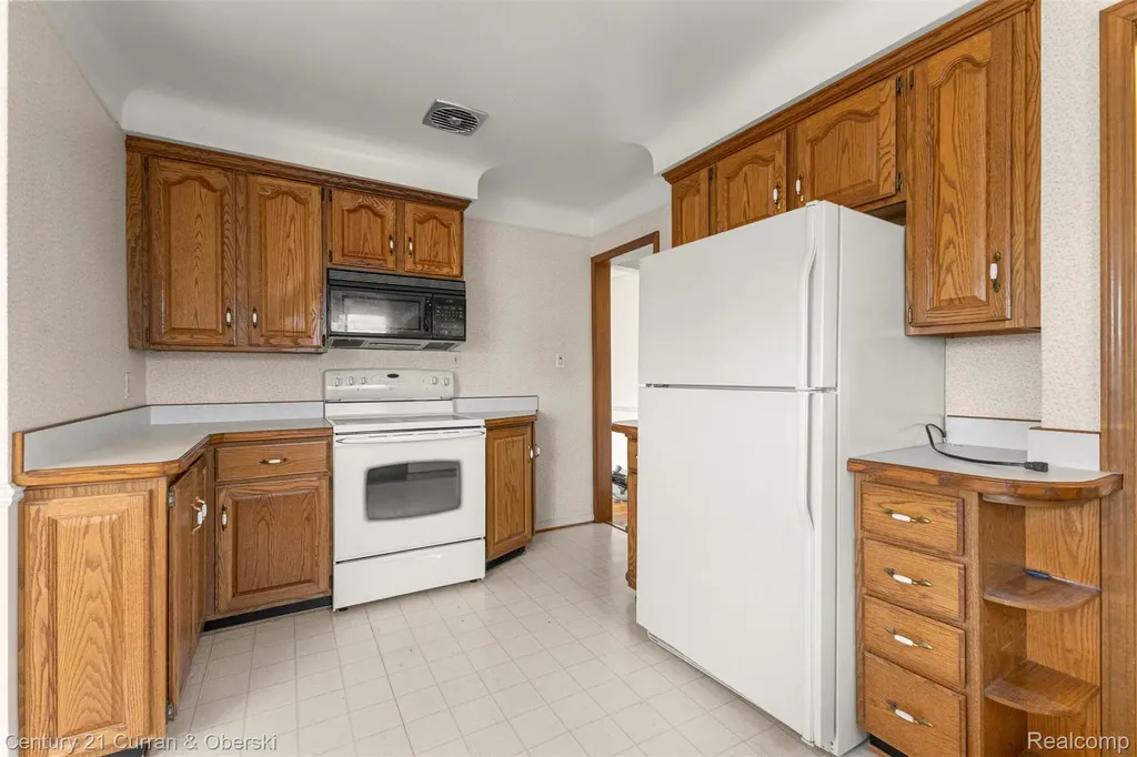25542 W Warren Street Dearborn Heights City MI 48127