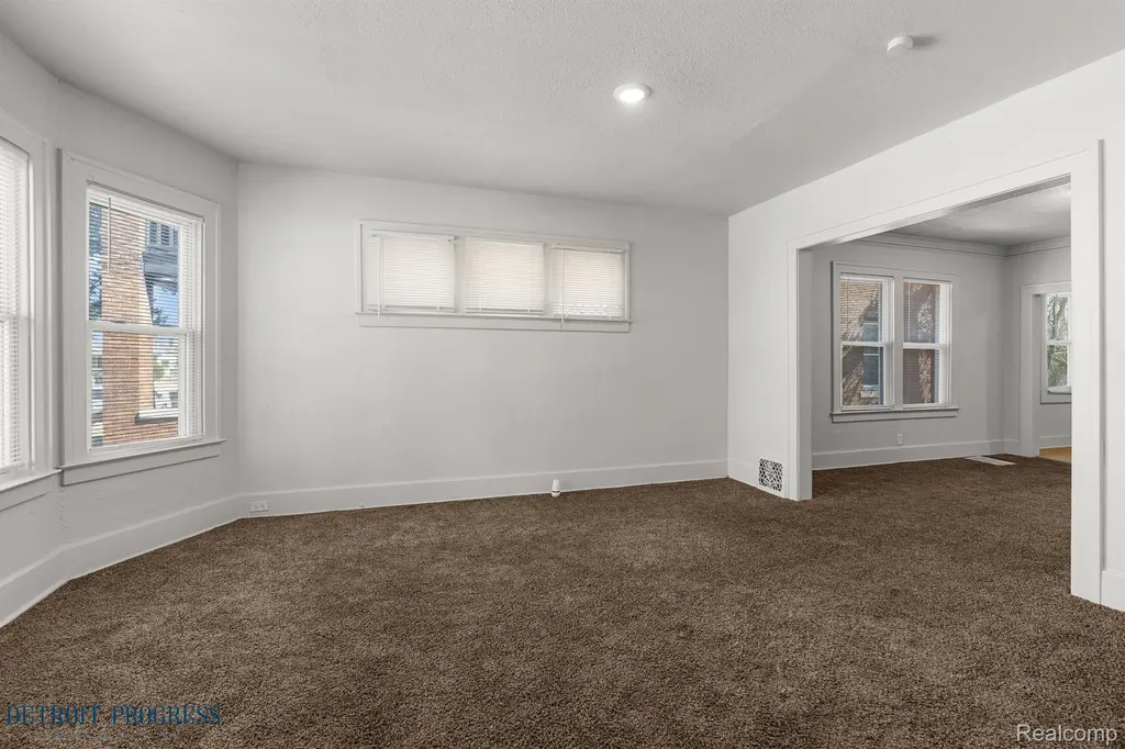5285 Maplewood Street Detroit City MI 48204