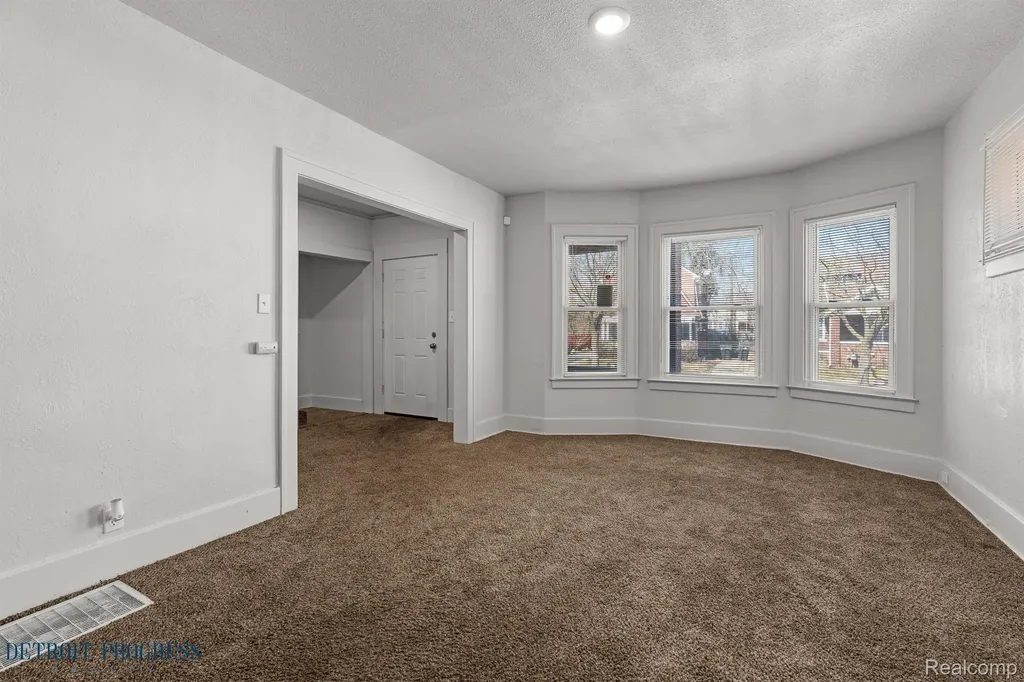 5285 Maplewood Street Detroit City MI 48204