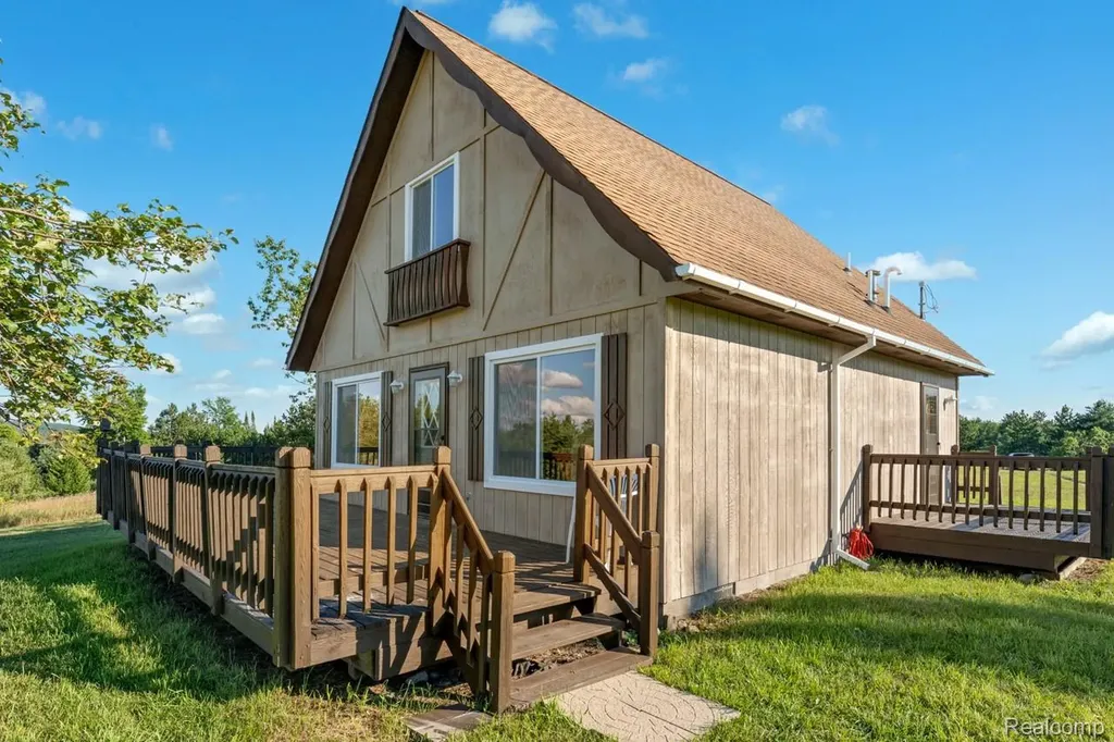 9720 E Kellyville Road Briley Township MI 49709