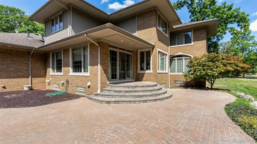 9281 Island Drive Grosse Ile Township MI 48138
