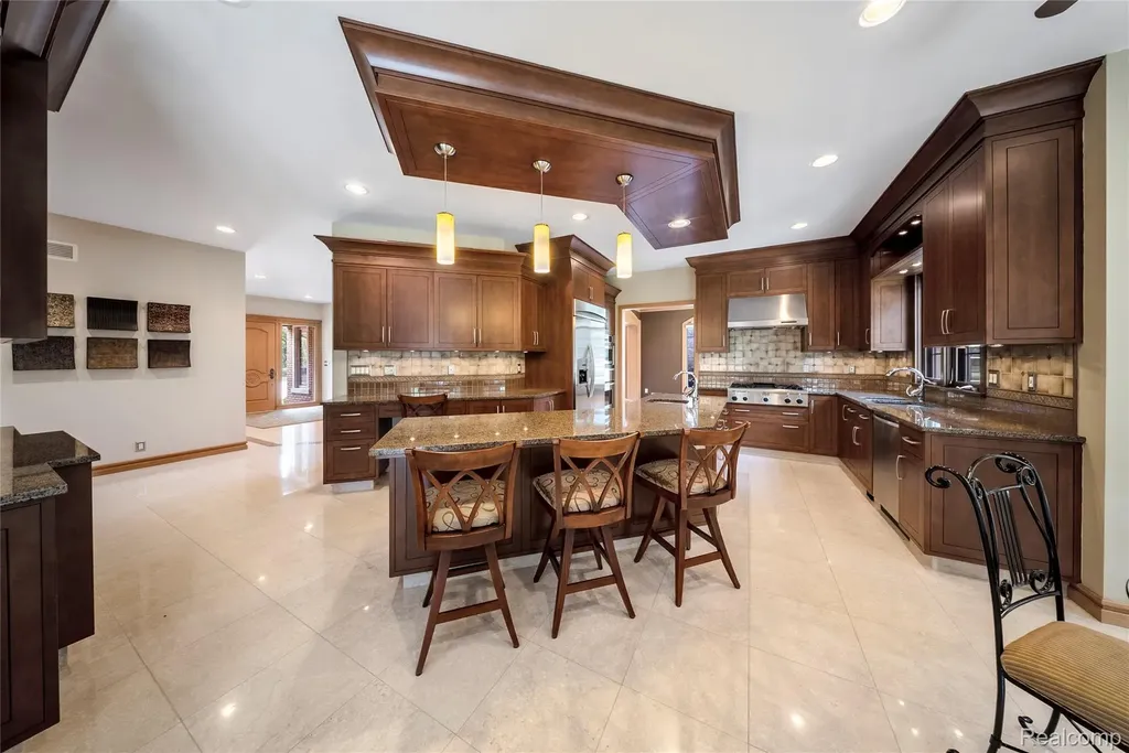 9281 Island Drive Grosse Ile Township MI 48138
